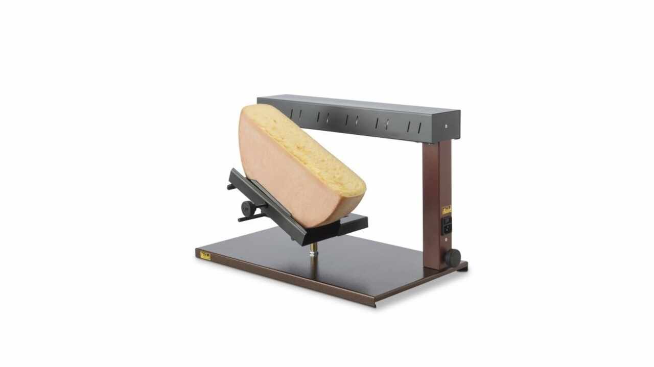 157012 Fourneau à raclette TTM Ambiance avec fromage